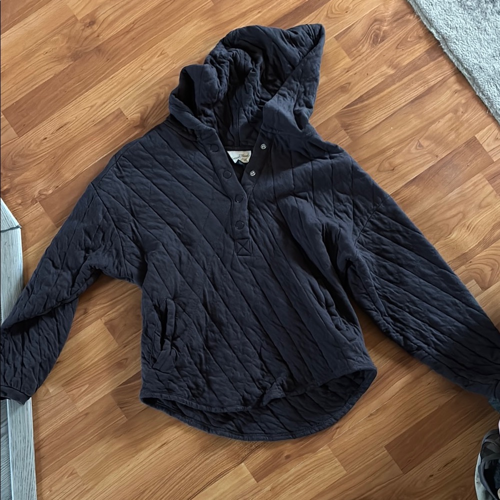 Quilted Black Hooded Pullover